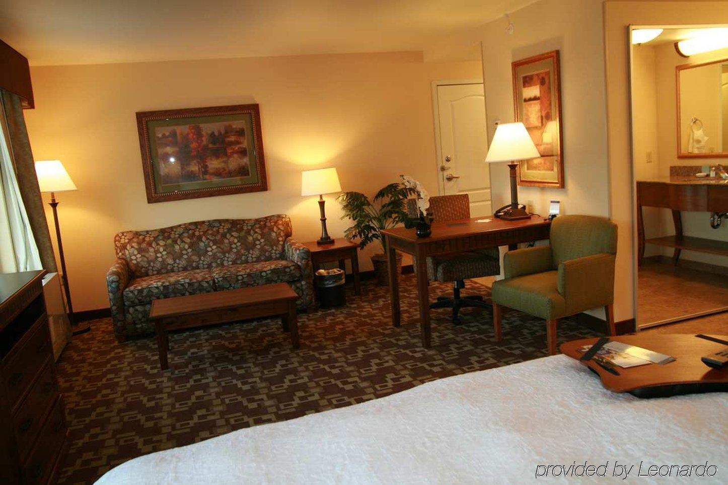Hampton Inn & Suites Fairbanks Bilik gambar