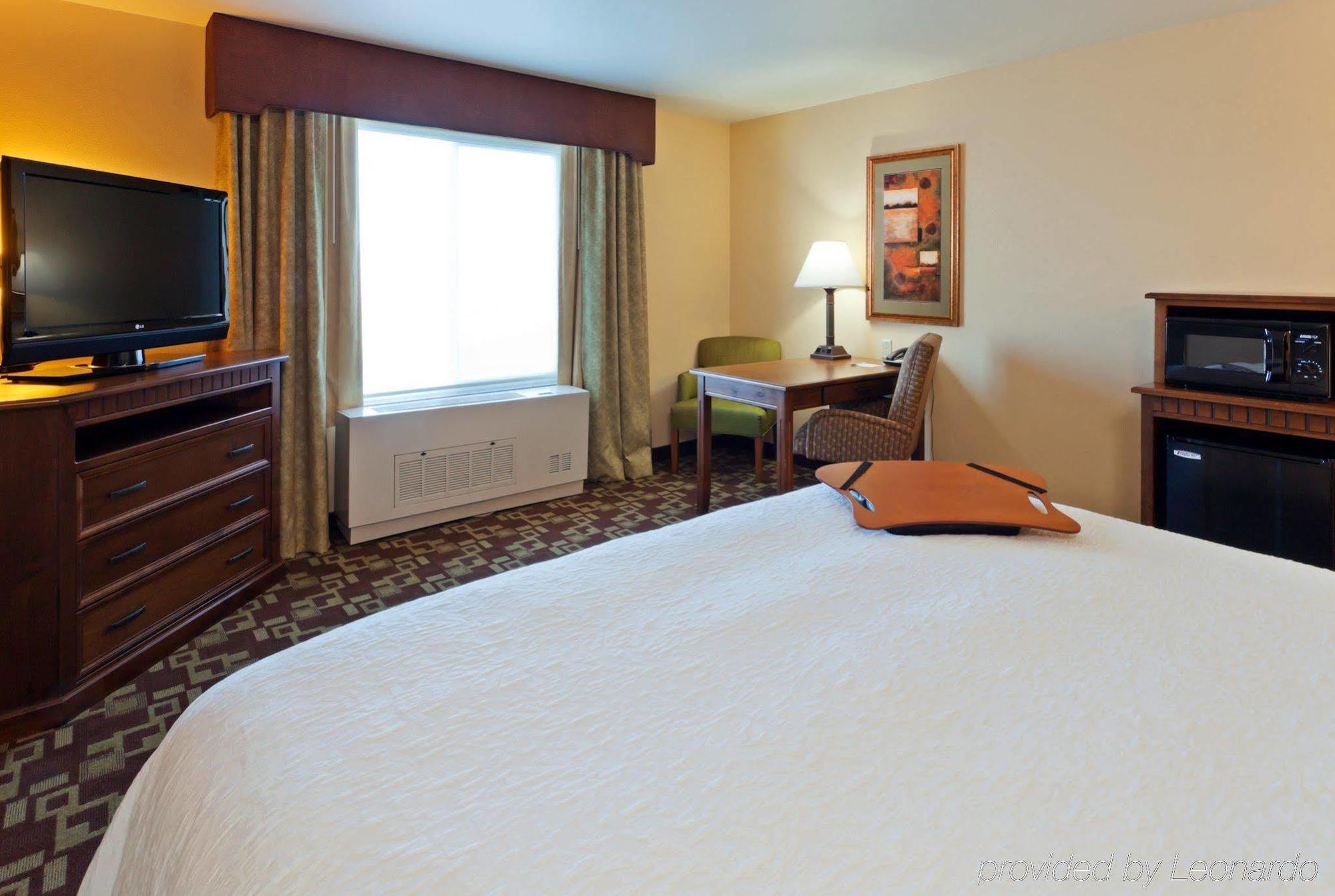 Hampton Inn & Suites Fairbanks Bilik gambar